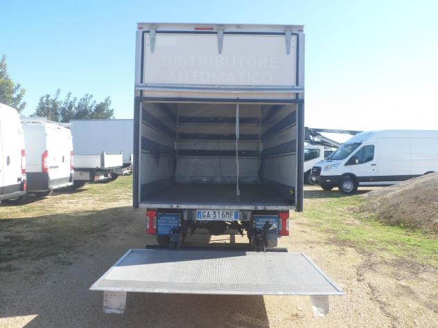 Iveco Daily 35c16 furgonatura con pedana - Foto 9