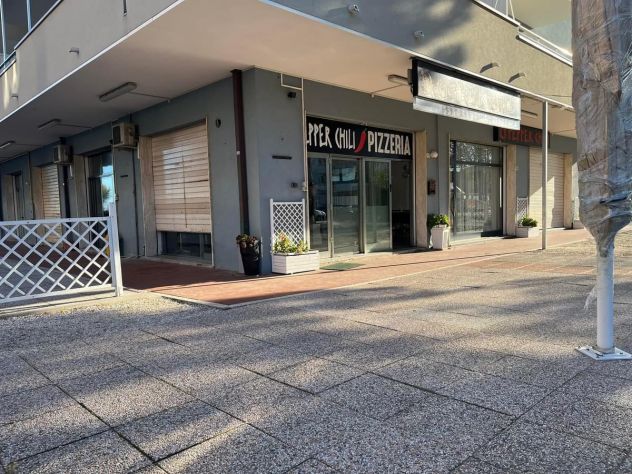 affittasi-vendita bar ristorante viale carducci cesenatico