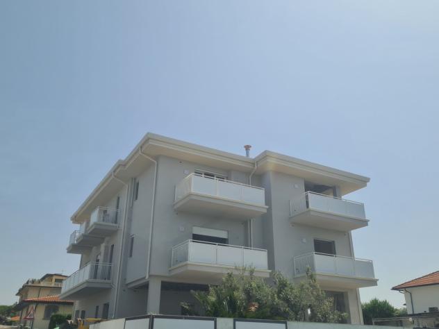 APPARTAMENTO di 5 vani e di 130 mq (PIETRASANTA) rif. MP913