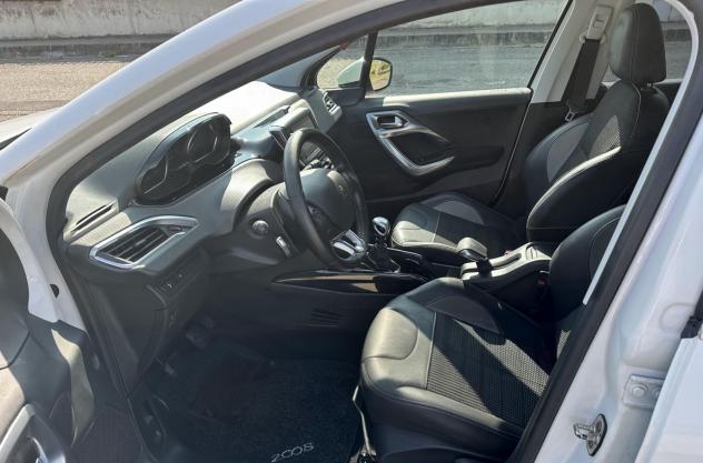 Peugeot 2008 BlueHDi 100 S&S Black Matt - Foto 8