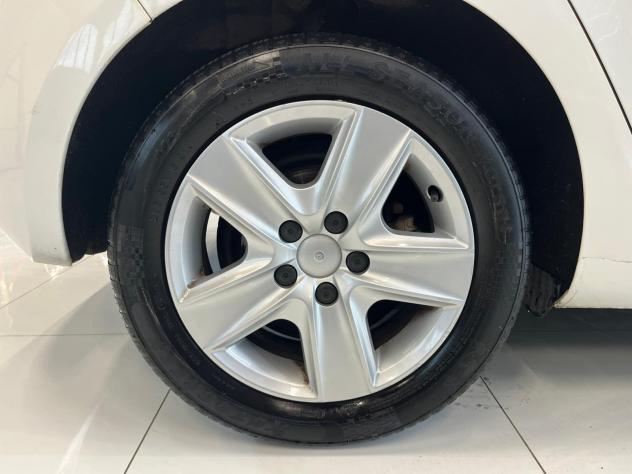 Volkswagen Golf 1.6 TDI DPF 5p. Comf. BlueM. Tech. OK NEOPATENTATI - Foto 10