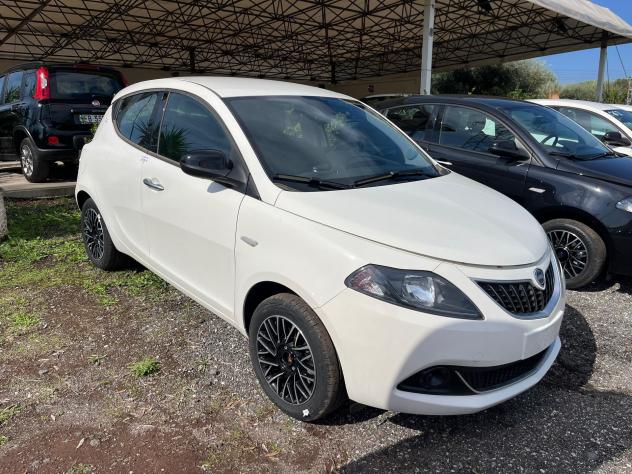 Lancia Ypsilon 1.0 FireFly 5 porte S&S Hybrid Platino - Foto 2