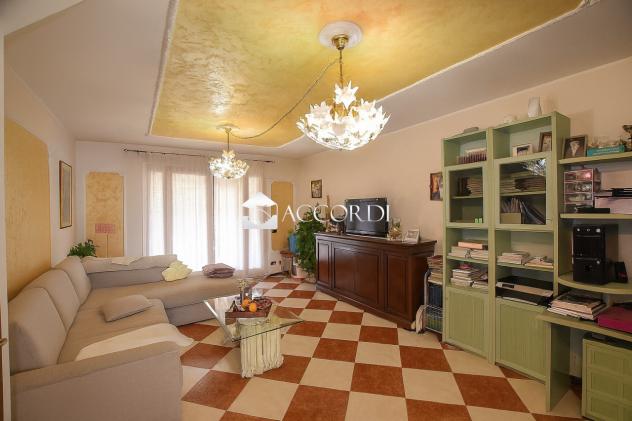 VILLA A SCHIERA di 4 vani e di 252 mq (CAERANO DI SAN MARCO) rif. CM6_1 - Foto 4
