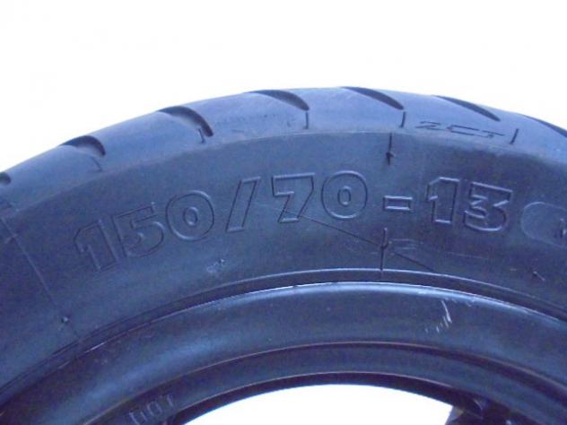 CERCHIO POSTERIORE KYMCO DOWNTOWN 300i 2011 ( 2009 - 2016 ) 42601-LEA7-E00 REAR WHEEL PENUMATICO MICHELIN 150/70 R13 - Foto 2