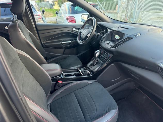 Ford Kuga 2.0 TDCI 150 CV S&S 4WD Powershift ST-Line - Foto 6