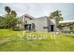 Villa di 400 m² con più di 5 locali e box auto in vendita a Aci Castello