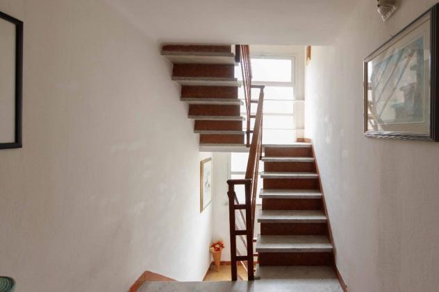 VILLA A SCHIERA di 5 vani e di 150 mq (VIAREGGIO) rif. 1003 - Foto 10