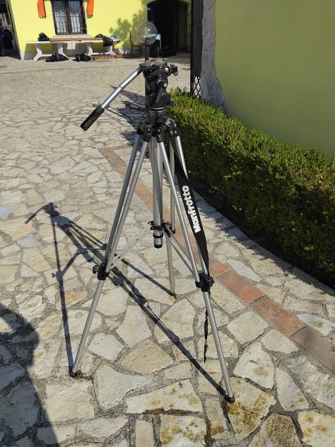 Cavalletto professionale per telecamera