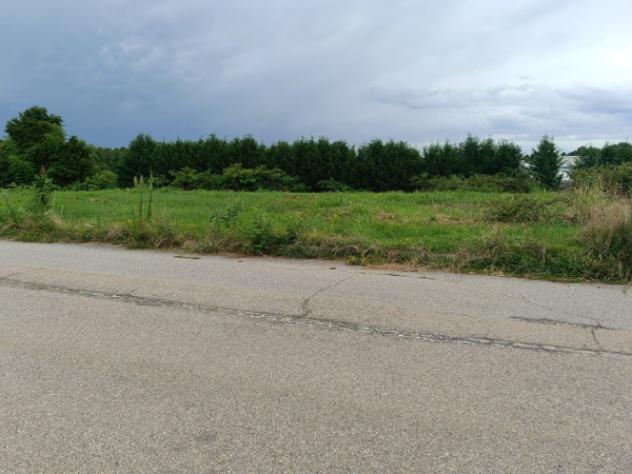 Terreno di 900 m² in vendita a Sumirago