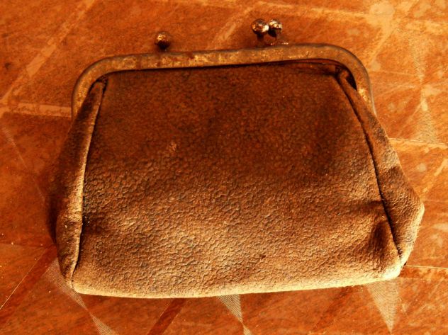 ANTICO PORTAMONETE IN FERRO CUOIO DA DONNA CON 2 SCOMPARTI - da collezione - - Foto 4