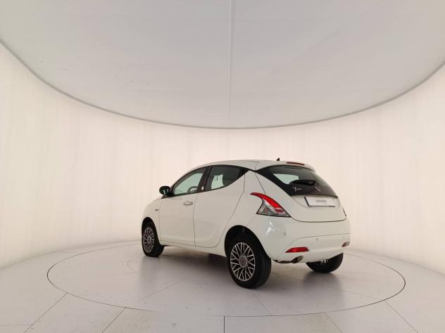 Lancia Ypsilon III 2015 0.9 t.air Silver ecochic metano 80cv - Foto 4