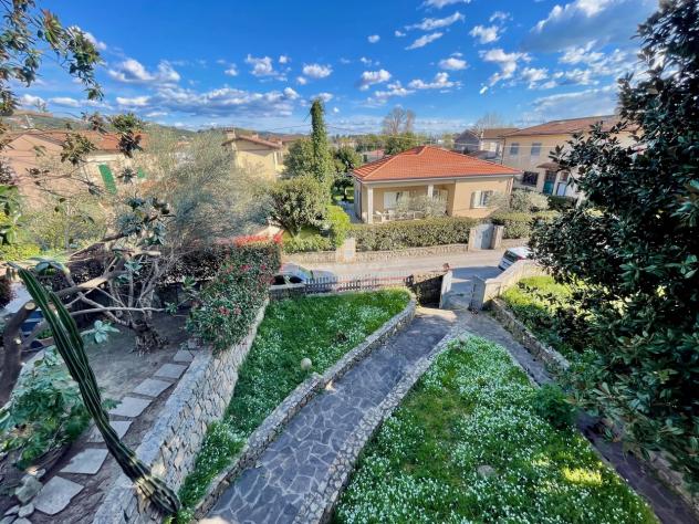 APPARTAMENTO di 9 vani e di 270 mq (PIETRASANTA - Pietrasanta adiacenze centro) rif. 300 - Foto 15