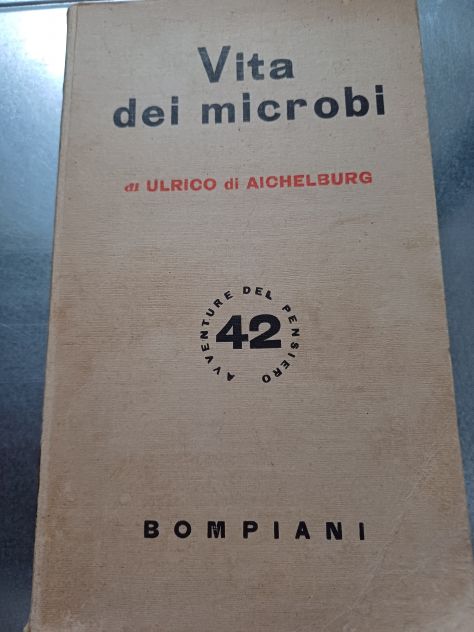 Libro antico - vita dei microbi