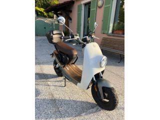 NES 5 Elettrica 2023 – 478 km – 1.900 € trattabili – 2 Caschi e Bauletto