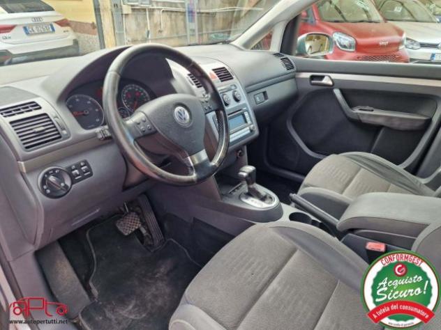 VOLKSWAGEN Touran 2.0 TDI 170CV DPF DSG Highline rif. 16659992 - Foto 9