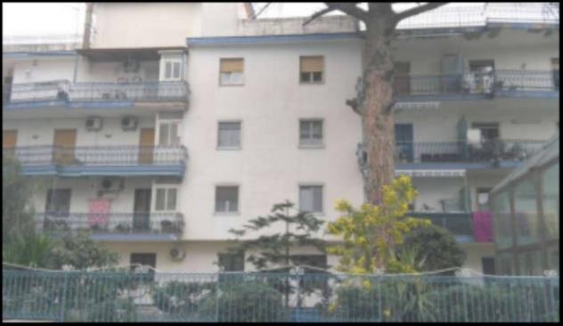 Immobile in asta di 468 m² con più di 5 locali e box auto in vendita a Napoli - Foto 3