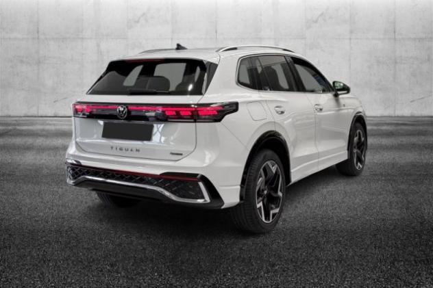 VOLKSWAGEN Tiguan 2.0 TDI 193 CV DSG 4MOTION R-Line rif. 24072198 - Foto 2