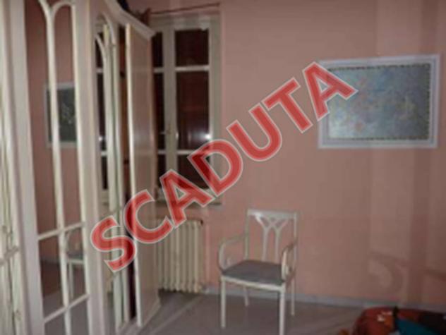 Immobile in asta di 130 m², box auto in vendita a Spoleto