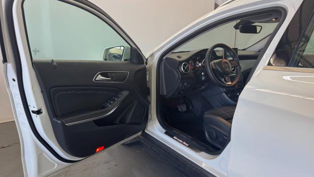 MERCEDES-BENZ GLA 220d SPORT 2.2 177CV - 2016 - Foto 9