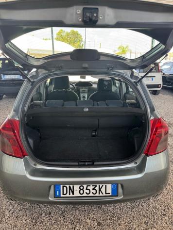 Toyota Yaris 1.4 D-4D 5 porte M-MT Navi - Foto 8