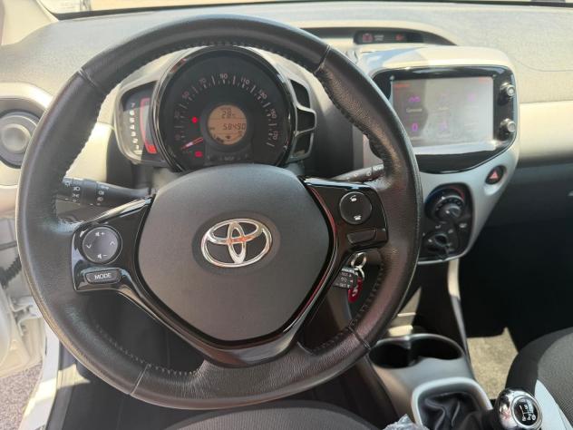 Toyota Aygo 1.0 70 CV x-play, RETRO, CERCHI IN LEGA - Foto 10