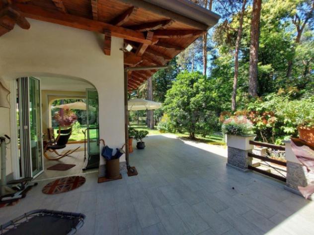 Villa di 550 m² con più di 5 locali e box auto doppio in vendita a Borgo Ticino - Foto 3