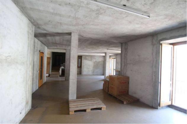 Palazzo / Stabile di 450 m² con più di 5 locali in vendita a Galbiate - Foto 12