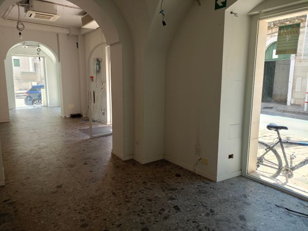 Ampio locale in affitto - Foto 3