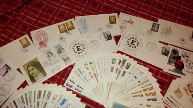 Cartoline francobolli VATICANOi prezzi vari circa 140 prezzo - Foto 3