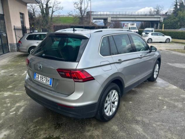 VOLKSWAGEN Tiguan 2.0 TDI SCR Business BlueMotion Technology rif. 23789583 - Foto 2