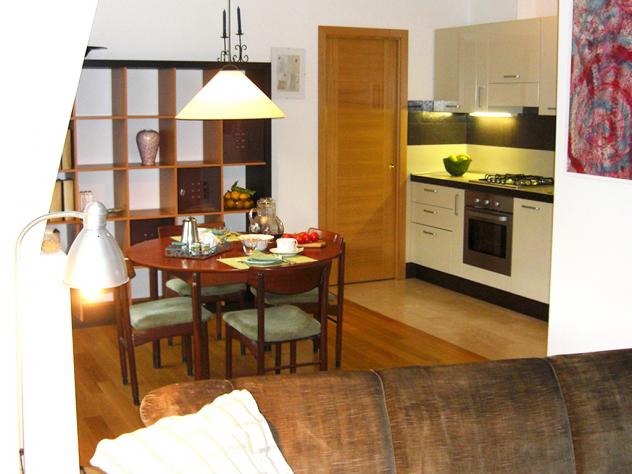 Appartamento al primo piano ed ultimo , con ingresso indipendente . - Foto 11