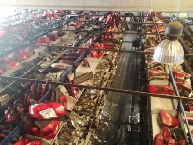 Compriamo veicoli commerciali incidentati, usati con problemi - Foto 8