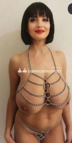 TELESE - A.A.A MARTINA INDIANA PRIMISSIMA VOLTA,SIMPATICA E MOLTO SENSUALE CORPO DA FAVOLA PIENO DI CURVE PERFETE. CALDISSIMA, GOLA PROFONDA - Foto 2 Tel:3520318432