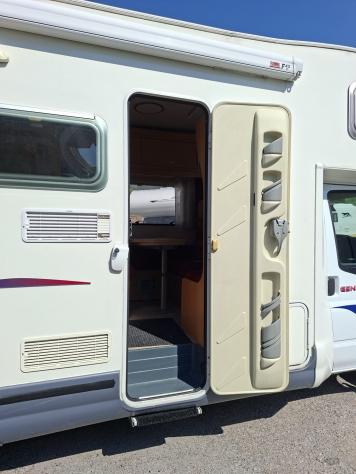 CAMPER CHALLENGER FORD MANSARDATO 6 POSTI DINETTE LETTO MATRIMONIALE FOTOVOLTAICO GEMELLATO POSTERIORE CAMPEGGIO USATI GENERALI 1427 - Foto 6