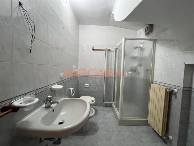 Quadrilocale su due livelli con terrazzo, box e cantina in centro ad Azzano San Paolo - Foto 13