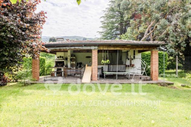 Villa di 350 m² con più di 5 locali e box auto in vendita a Cocquio-Trevisago - Foto 2