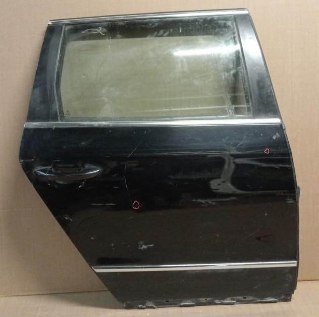 PORTA POST.D. NERO MET. C/ALZ. E SERR. (2 Segni) 999-U1293411 Carrozzeria Lamierati esterni Porte Porta post. dx. VOLKSWAGEN - PASSAT - 01-04-2005