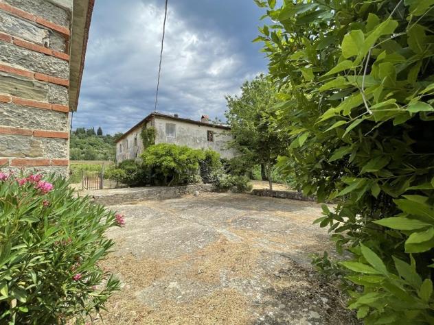 PRESSI PONTASSIEVE VENDESI CASALE CON TERRENO