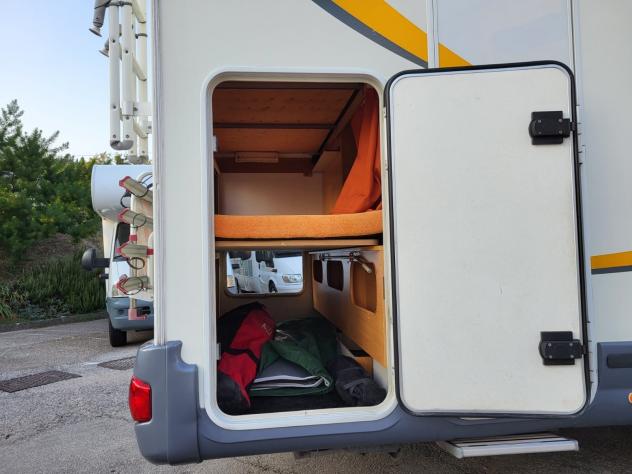 CAMPER BENIMAR FIAT MANSARDATO 7 POSTI DOPPIA DINETTE LETTI CASTELLO FOTOVOLTAICO GENERALI USATO - Foto 6