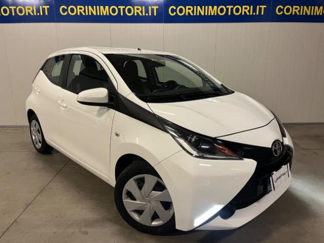 TOYOTA Aygo 1.0 VVT-i 69 CV 5 porte x-play rif. 23268592