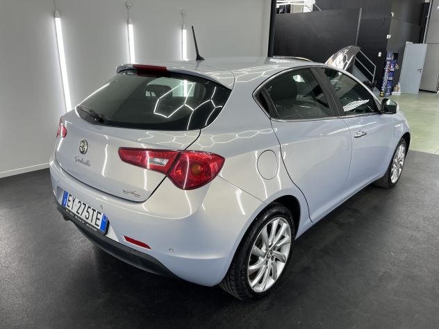 Alfa Romeo Giulietta JTDM 1.6 Distinctive 2015 - Foto 5