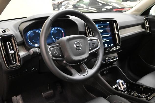 VOLVO XC40 (2017--) XC40 T2 Geartronic Momentum Pro - Foto 8