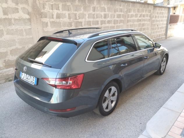 Skoda Superb 2.0 TDI DSG Wagon Style - Foto 4