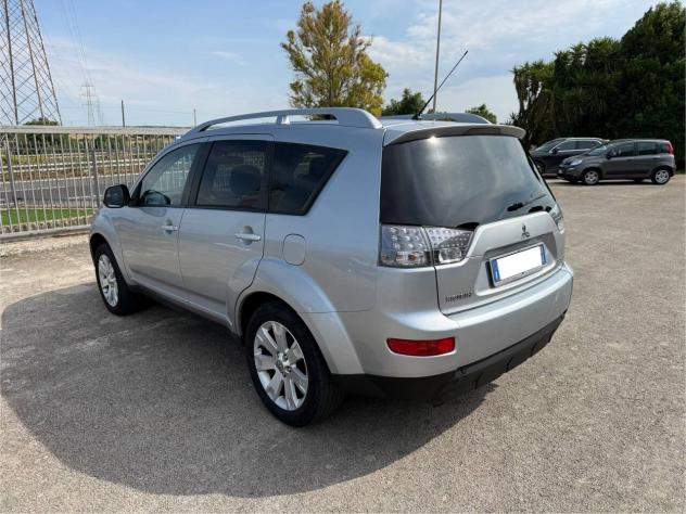 Mitsubishi Outlander 2.0 D Mod. Instyle 7 Posti - Foto 8