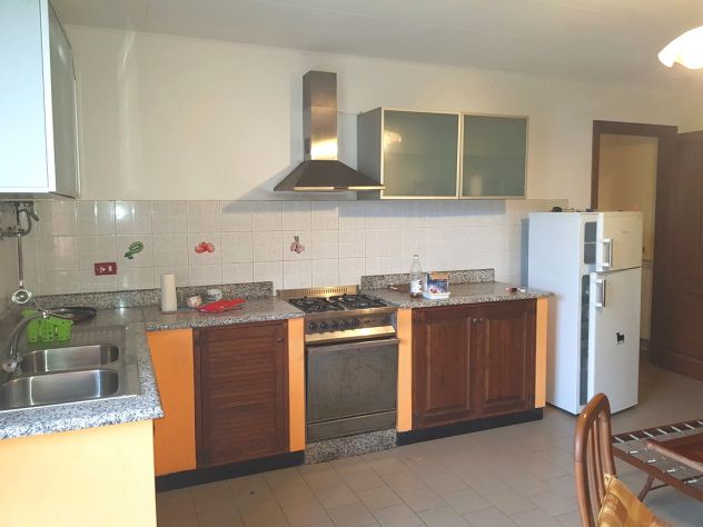 MI 1203- IN ESCLUSIVA- Villa trifamigliare ideale per famiglia numerosa e/o B&B - Foto 8