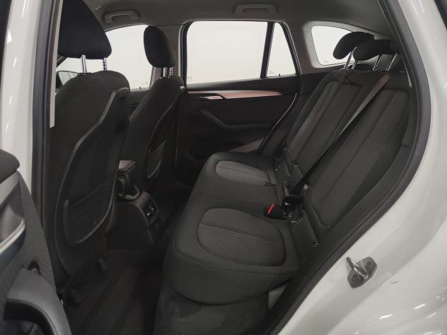 BMW X1 xdrive25e Bus.Adv auto CarPlay Sensori FariLED - Foto 7