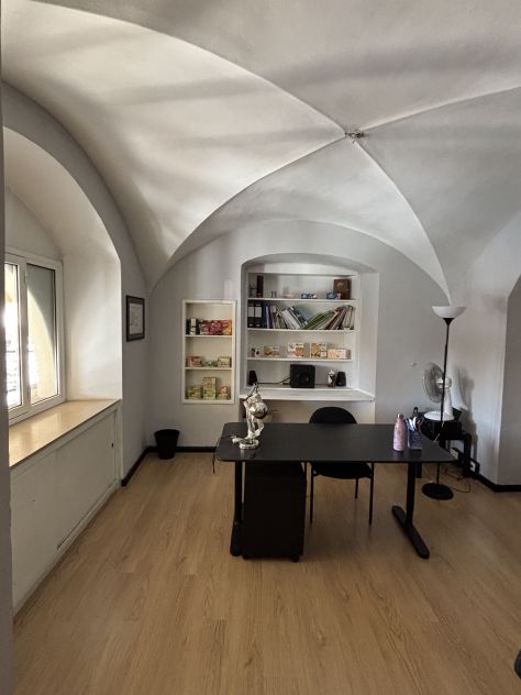AFFITTO STANZA USO UFFICIO CENTRO STORICO