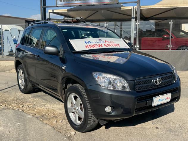 TOYOTA RAV4 2.2 4-4D 136 CV SOL 4X4 - Foto 2