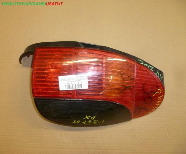 FANALE POST.D. PEUGEOT 306 (N5) 3p / 5p / 4p / SW  Parti elettriche  Fanaleria  Fanali  Fanale post. sx. PEUGEOT - 306 3p / 5p / 4p / SW - 01-03-1997