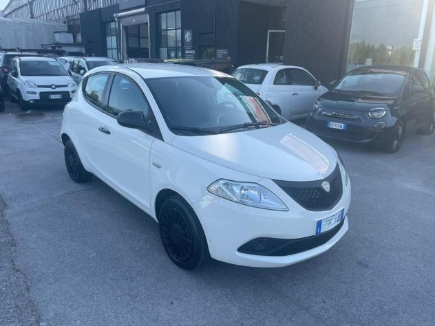 Lancia Ypsilon 1.0 70cv Firefly Hybrid S&S Silver - Foto 6